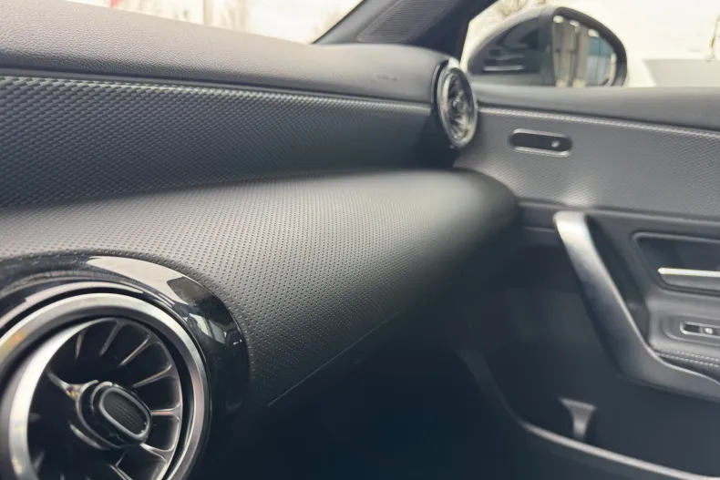 Mercedes-Benz A 250 (Clasa A) din 2021 cu 24.880 km - oferta MER193869 - foto 20