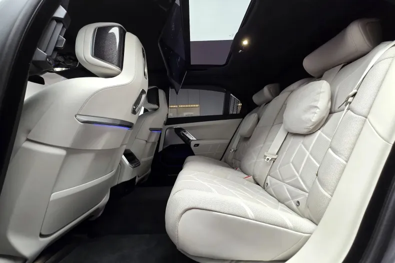 BMW 740d (Seria 7) din 2025 cu 26.500 km - oferta BMW193875 - foto 10