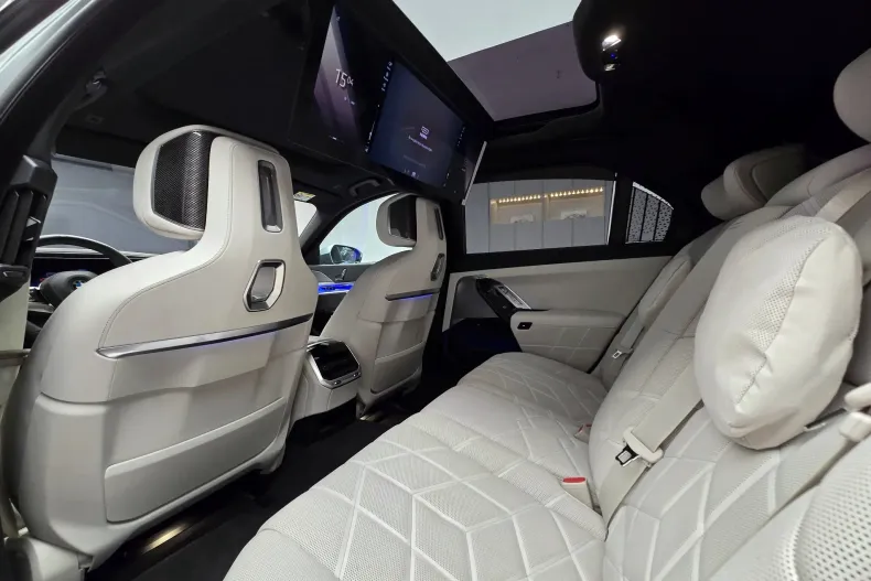 BMW 740d (Seria 7) din 2025 cu 26.500 km - oferta BMW193875 - foto 11