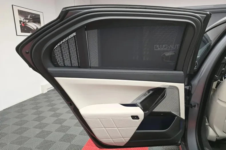 BMW 740d (Seria 7) din 2025 cu 26.500 km - oferta BMW193875 - foto 20