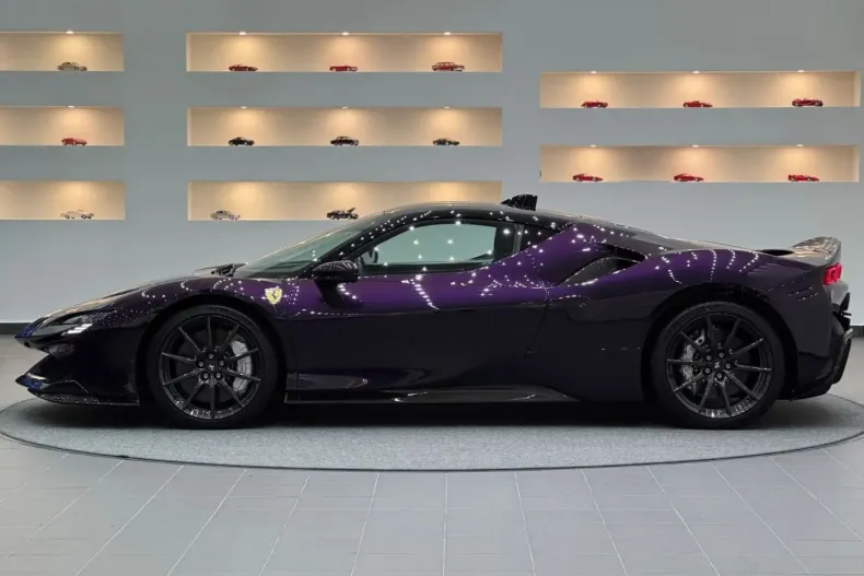 Ferrari SF90 din 2023 cu 3.500 km - oferta FER193914 - foto 2