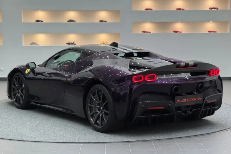 Ferrari SF90 din 2023 cu 3.500 km - oferta FER193914 - foto 3