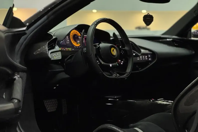 Ferrari SF90 din 2023 cu 3.500 km - oferta FER193914 - foto 17