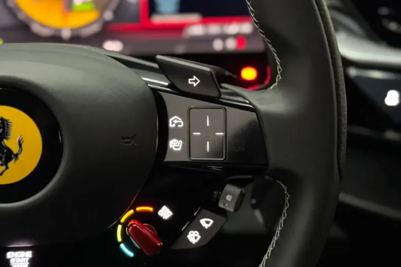 Ferrari SF90 din 2023 cu 3.500 km - oferta FER193914 - foto 27