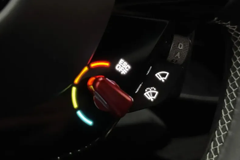 Ferrari SF90 din 2023 cu 3.500 km - oferta FER193914 - foto 30