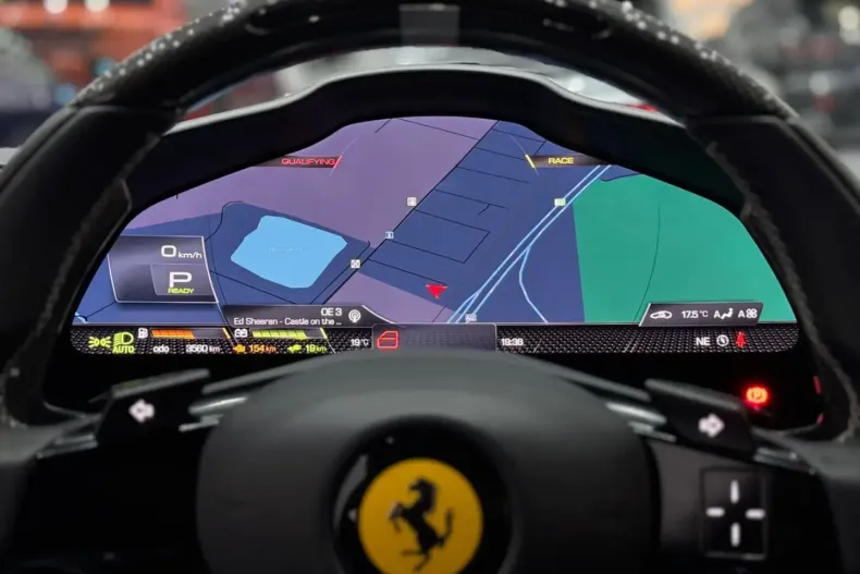 Ferrari SF90 din 2023 cu 3.500 km - oferta FER193914 - foto 32