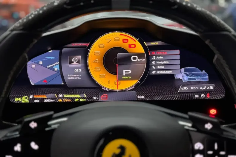 Ferrari SF90 din 2023 cu 3.500 km - oferta FER193914 - foto 33