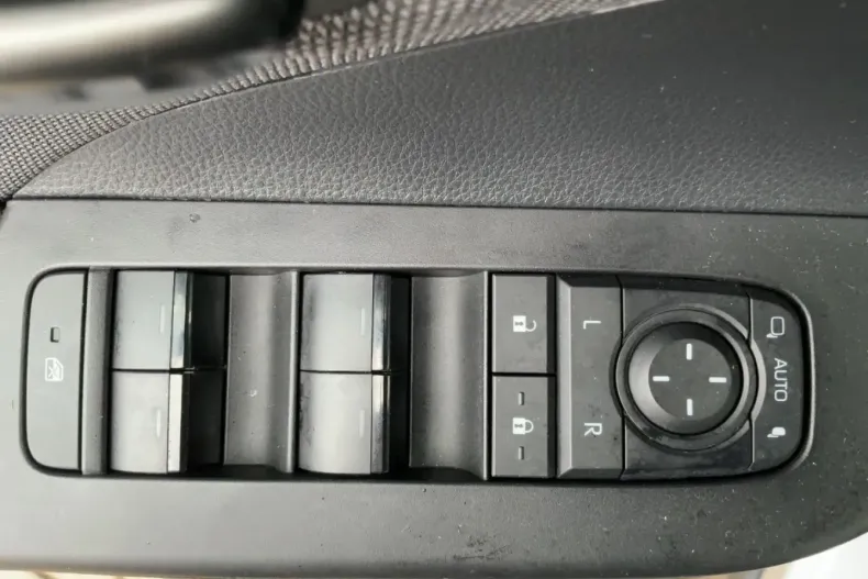 Toyota C-HR din 2025 cu 5.729 km - oferta TOY193917 - foto 16