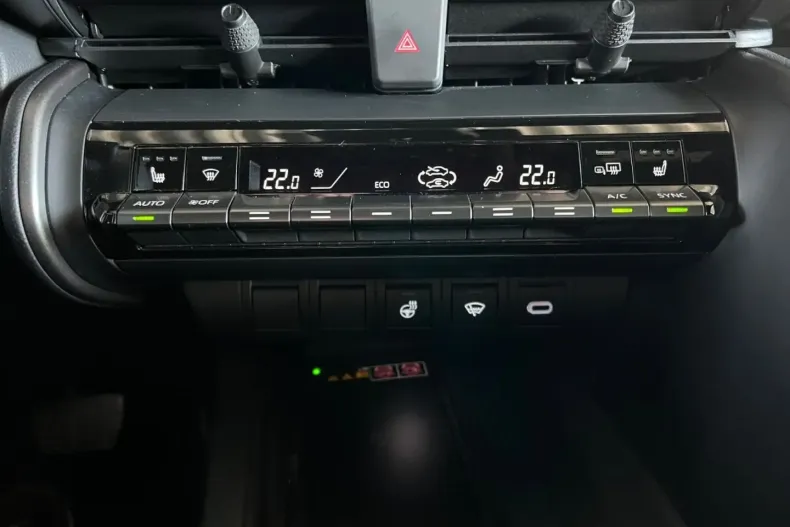 Toyota C-HR din 2024 cu 9.700 km - oferta TOY193921 - foto 22