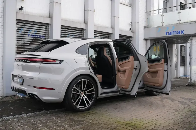 Porsche Cayenne din 2025 cu 12.000 km - oferta POR193932 - foto 36