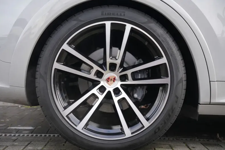 Porsche Cayenne din 2025 cu 12.000 km - oferta POR193932 - foto 38