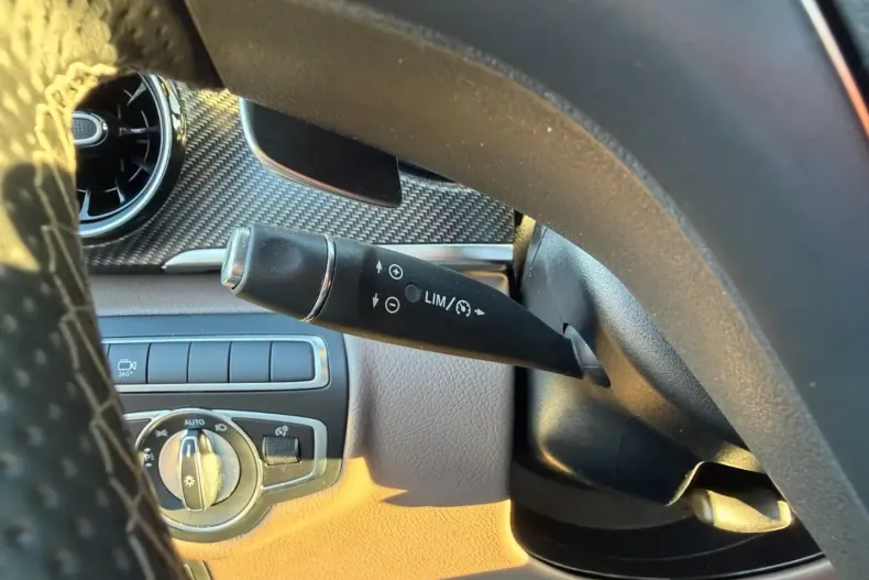 Mercedes-Benz V 300 (Clasa V) din 2023 cu 59.097 km - oferta MER193958 - foto 17