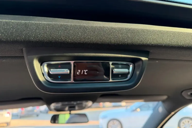 Mercedes-Benz V 300 (Clasa V) din 2023 cu 59.097 km - oferta MER193958 - foto 25