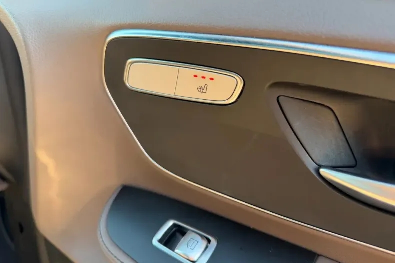 Mercedes-Benz V 300 (Clasa V) din 2023 cu 59.097 km - oferta MER193958 - foto 31