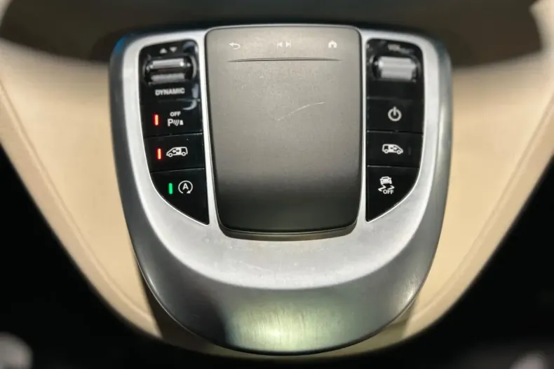 Mercedes-Benz V 300 (Clasa V) din 2023 cu 64.067 km - oferta MER193961 - foto 14