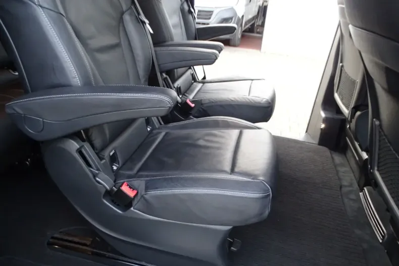 Mercedes-Benz V 300 (Clasa V) din 2022 cu 61.360 km - oferta MER193962 - foto 27