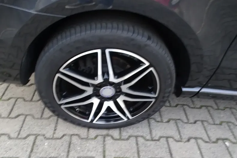 Mercedes-Benz V 300 (Clasa V) din 2022 cu 61.360 km - oferta MER193962 - foto 35