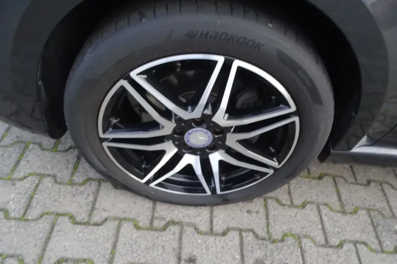 Mercedes-Benz V 300 (Clasa V) din 2022 cu 61.360 km - oferta MER193962 - foto 37