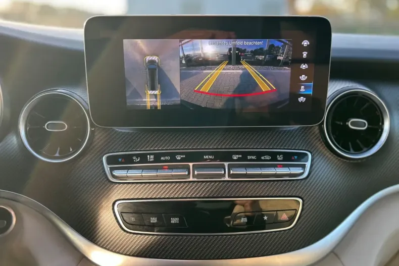 Mercedes-Benz V 300 (Clasa V) din 2023 cu 51.843 km - oferta MER193965 - foto 12