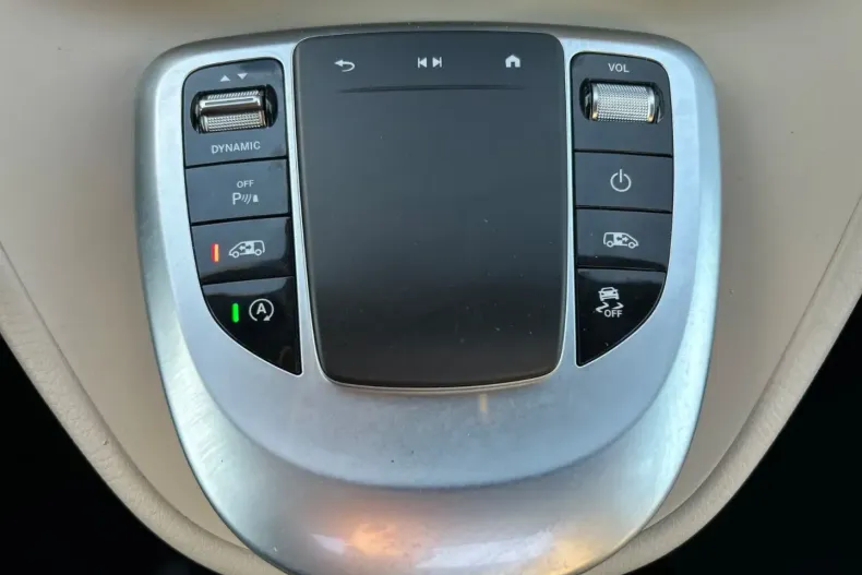 Mercedes-Benz V 300 (Clasa V) din 2023 cu 51.843 km - oferta MER193965 - foto 14