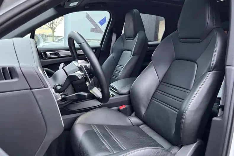 Porsche Cayenne din 2022 cu 14.000 km - oferta POR193973 - foto 6