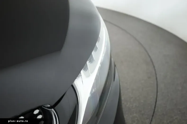 Mercedes-Benz V 300 (Clasa V) din 2023 cu 73.200 km - oferta MER193977 - foto 8