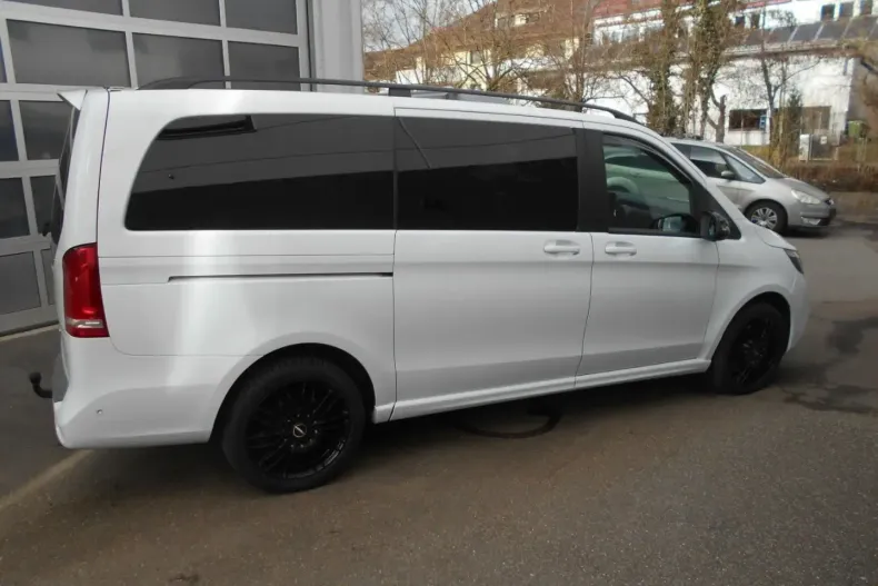 Mercedes-Benz V 300 (Clasa V) din 2022 cu 60.500 km - oferta MER193980 - foto 5