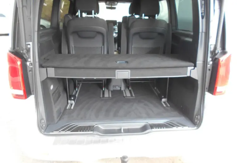 Mercedes-Benz V 300 (Clasa V) din 2022 cu 60.500 km - oferta MER193980 - foto 9