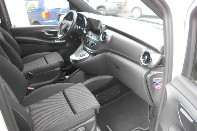 Mercedes-Benz V 300 (Clasa V) din 2022 cu 60.500 km - oferta MER193980 - foto 12