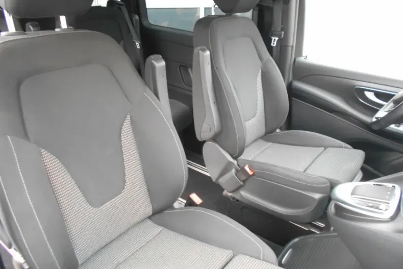 Mercedes-Benz V 300 (Clasa V) din 2022 cu 60.500 km - oferta MER193980 - foto 14