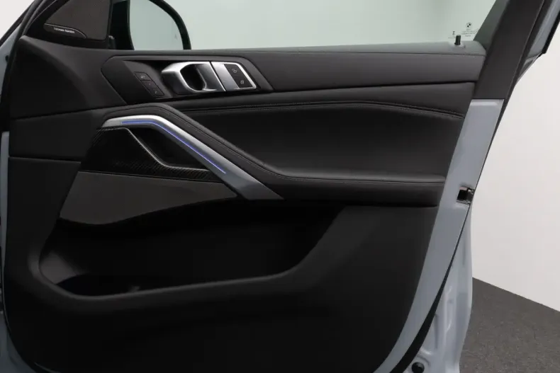 BMW X6 (Seria X) din 2024 cu 43.987 km - oferta BMW193984 - foto 30