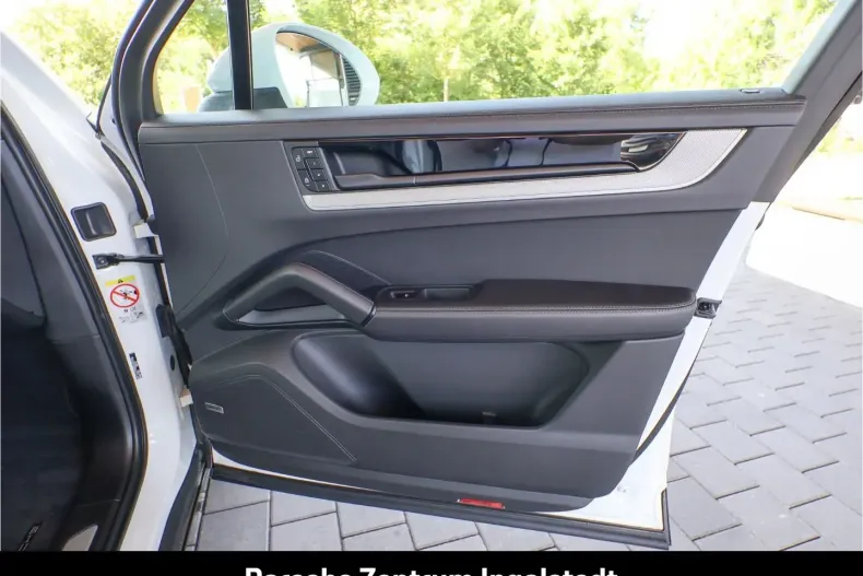 Porsche Cayenne din 2023 cu 10.500 km - oferta POR193985 - foto 29