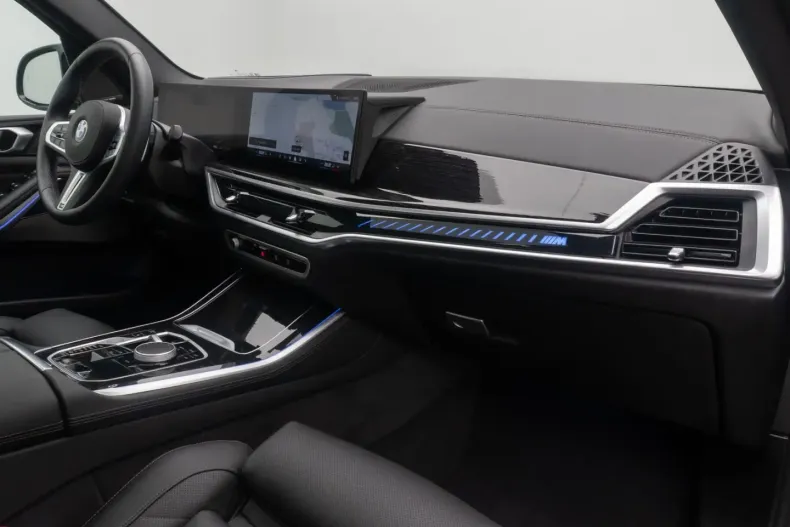 BMW X5 M60 (Seria X) din 2024 cu 17.669 km - oferta BMW193988 - foto 24