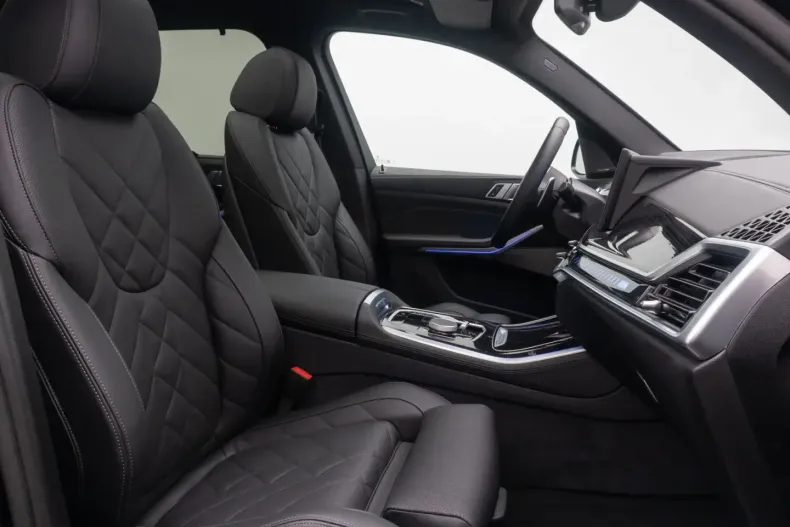 BMW X5 M60 (Seria X) din 2024 cu 17.669 km - oferta BMW193988 - foto 38