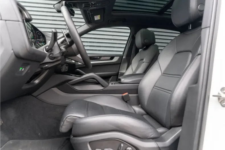 Porsche Cayenne din 2024 cu 19.985 km - oferta POR193989 - foto 5