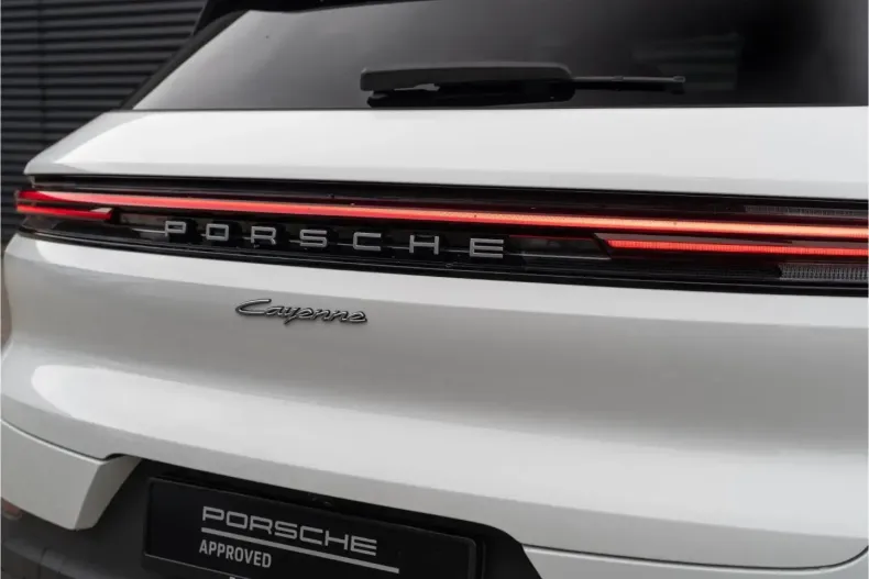 Porsche Cayenne din 2024 cu 19.985 km - oferta POR193989 - foto 18