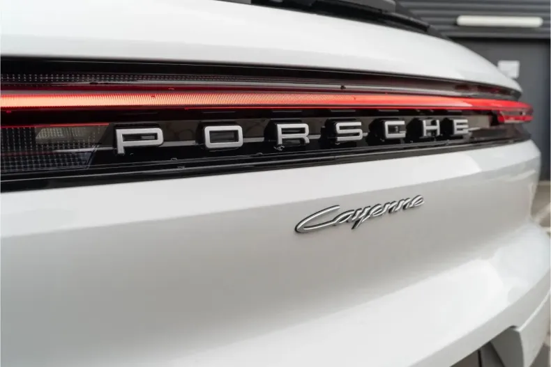 Porsche Cayenne din 2024 cu 19.985 km - oferta POR193989 - foto 19