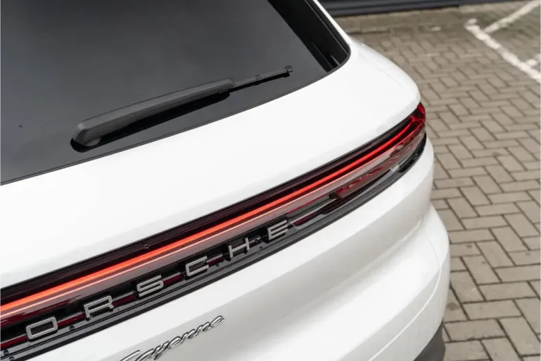 Porsche Cayenne din 2024 cu 19.985 km - oferta POR193989 - foto 21