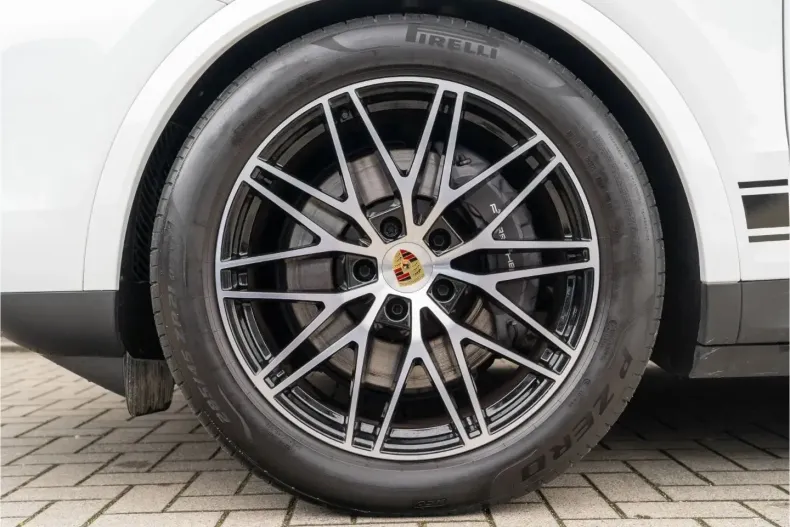 Porsche Cayenne din 2024 cu 19.985 km - oferta POR193989 - foto 26