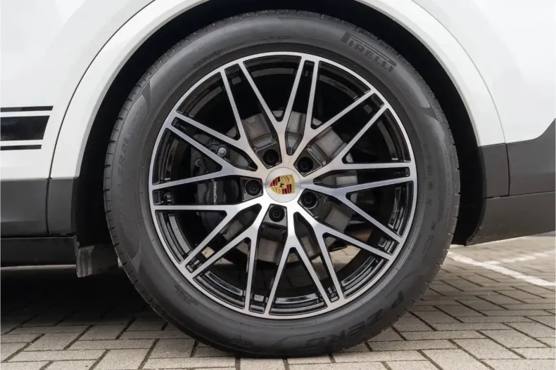 Porsche Cayenne din 2024 cu 19.985 km - oferta POR193989 - foto 27