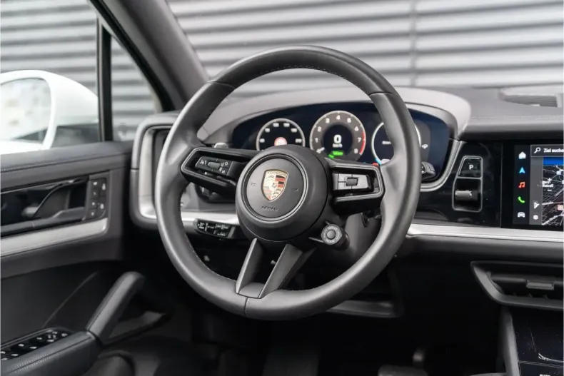 Porsche Cayenne din 2024 cu 19.985 km - oferta POR193989 - foto 33