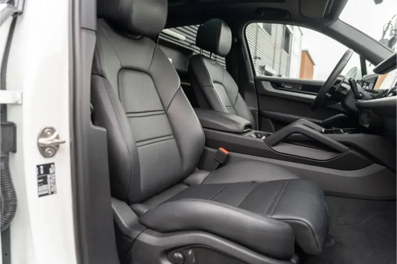 Porsche Cayenne din 2024 cu 19.985 km - oferta POR193989 - foto 45