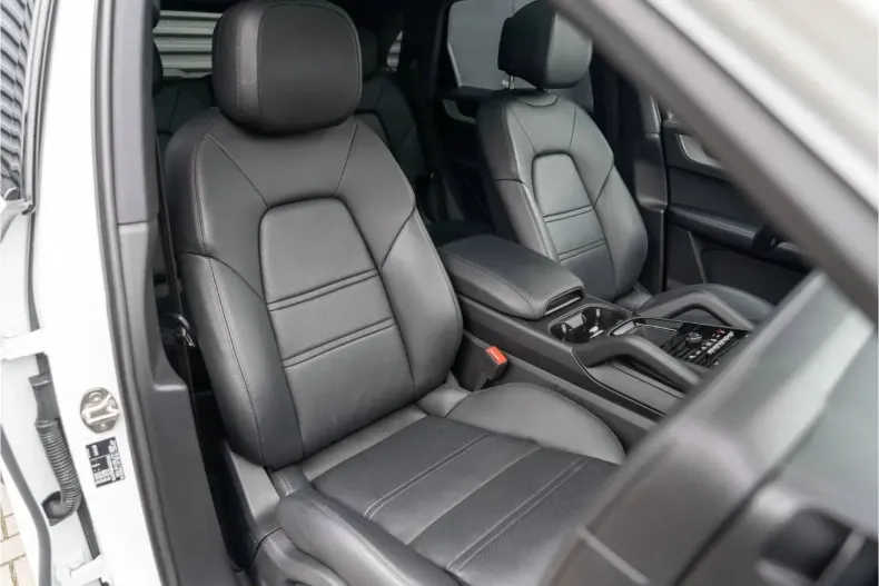 Porsche Cayenne din 2024 cu 19.985 km - oferta POR193989 - foto 46