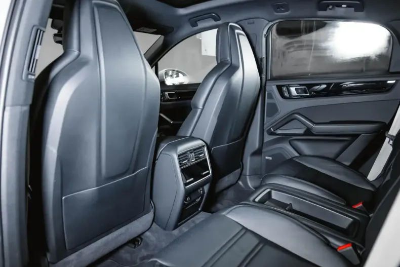 Porsche Cayenne din 2022 cu 75.900 km - oferta POR193999 - foto 22