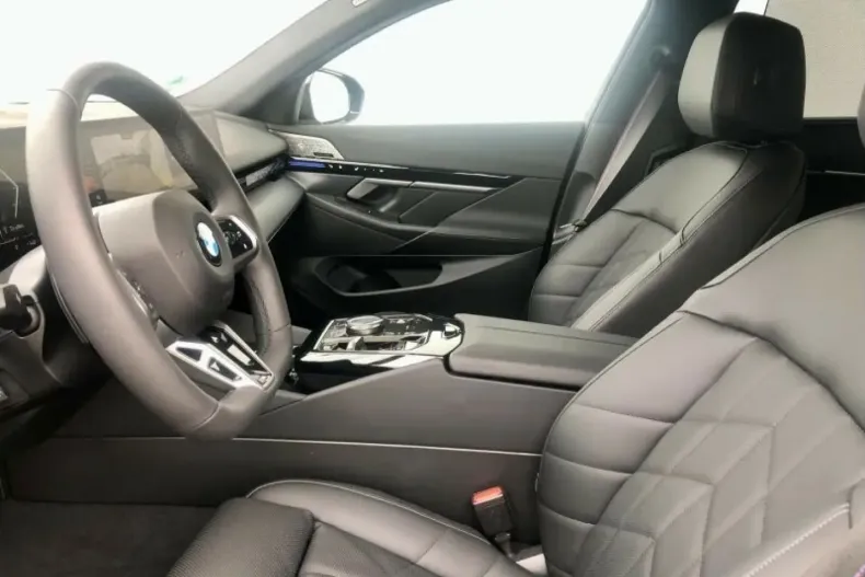 BMW 540 (Seria 5) din 2025 cu 4.600 km - oferta BMW194006 - foto 7