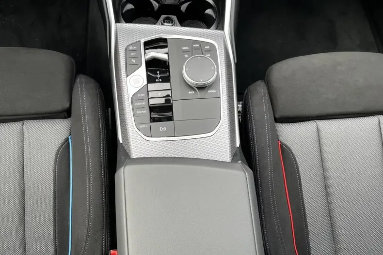 BMW 318d (Seria 3) din 2025 cu 5.100 km - oferta BMW194009 - foto 12