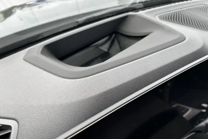 BMW 318d (Seria 3) din 2025 cu 5.100 km - oferta BMW194009 - foto 14