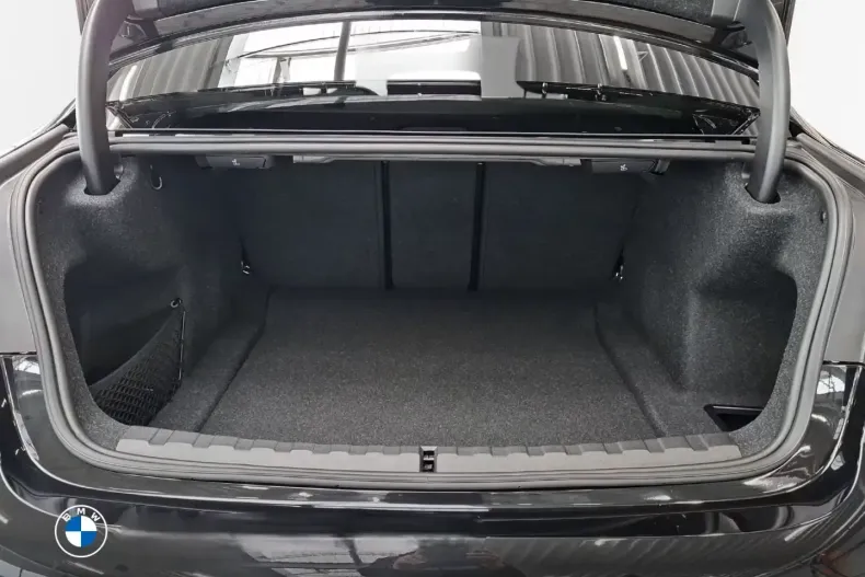 BMW 320 (Seria 3) din 2025 cu 6.200 km - oferta BMW194010 - foto 16