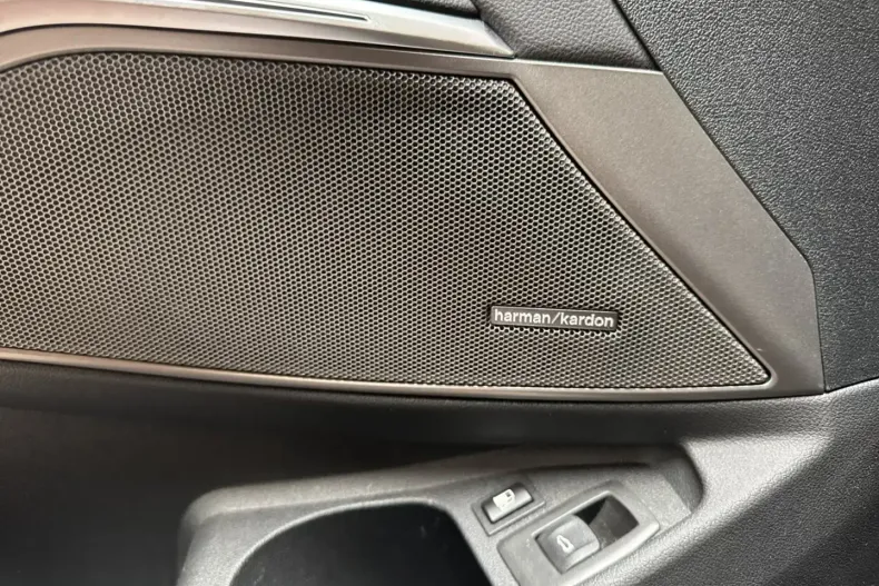 BMW 330 (Seria 3) din 2024 cu 26.100 km - oferta BMW194012 - foto 14