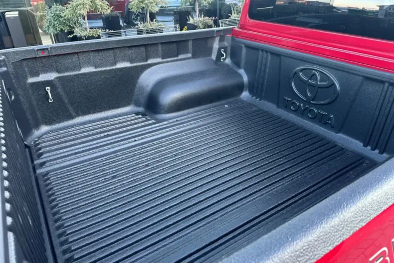 Toyota Hilux din 2025 cu 50 km - oferta TOY194015 - foto 11